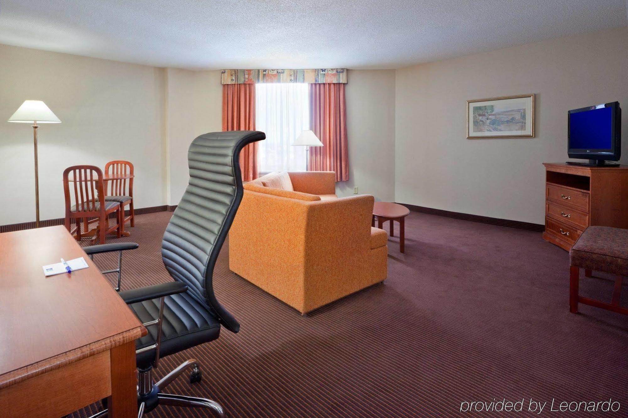 Quality Inn & Suites Regina Downtown מראה חיצוני תמונה