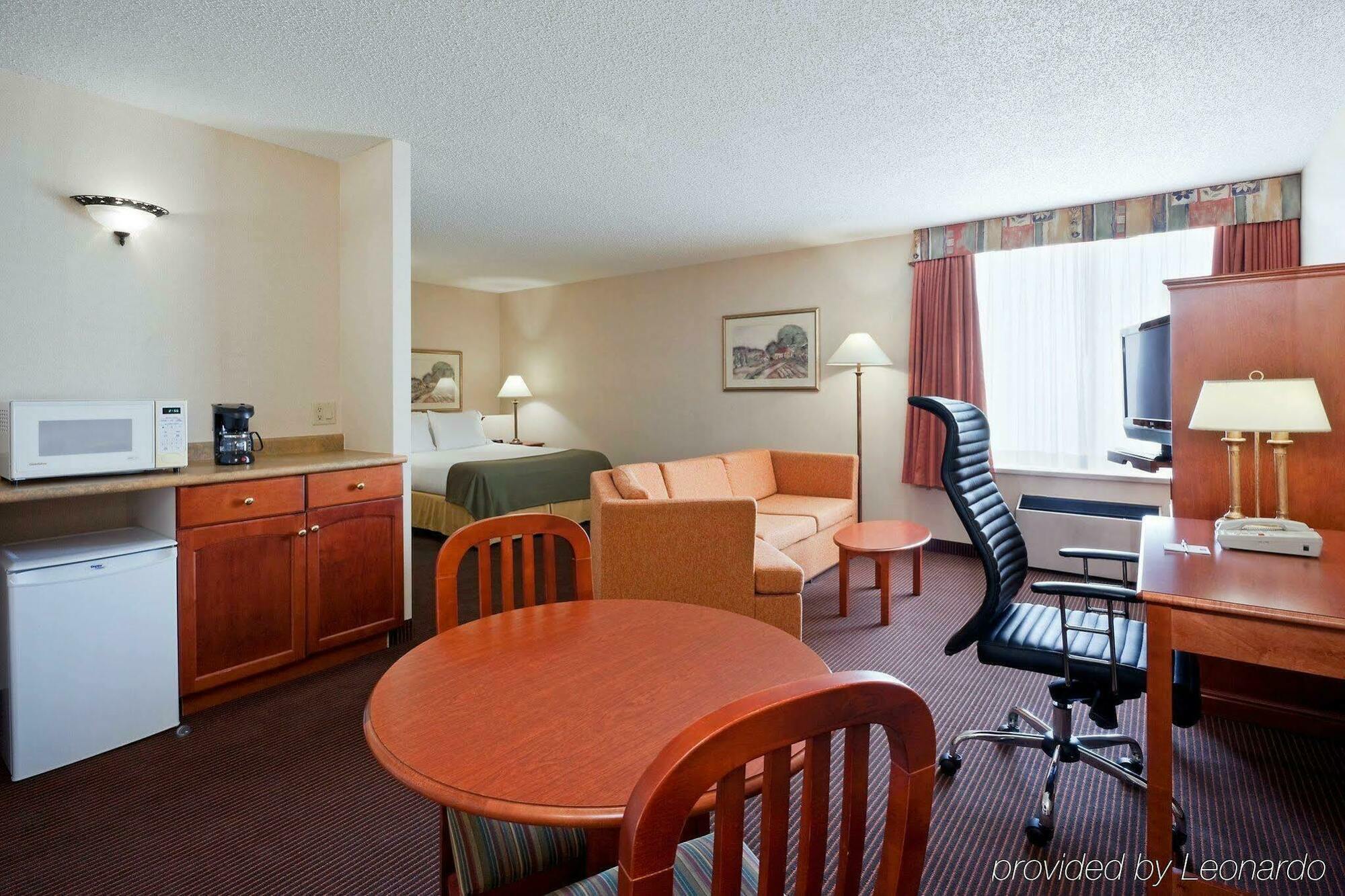 Quality Inn & Suites Regina Downtown מראה חיצוני תמונה