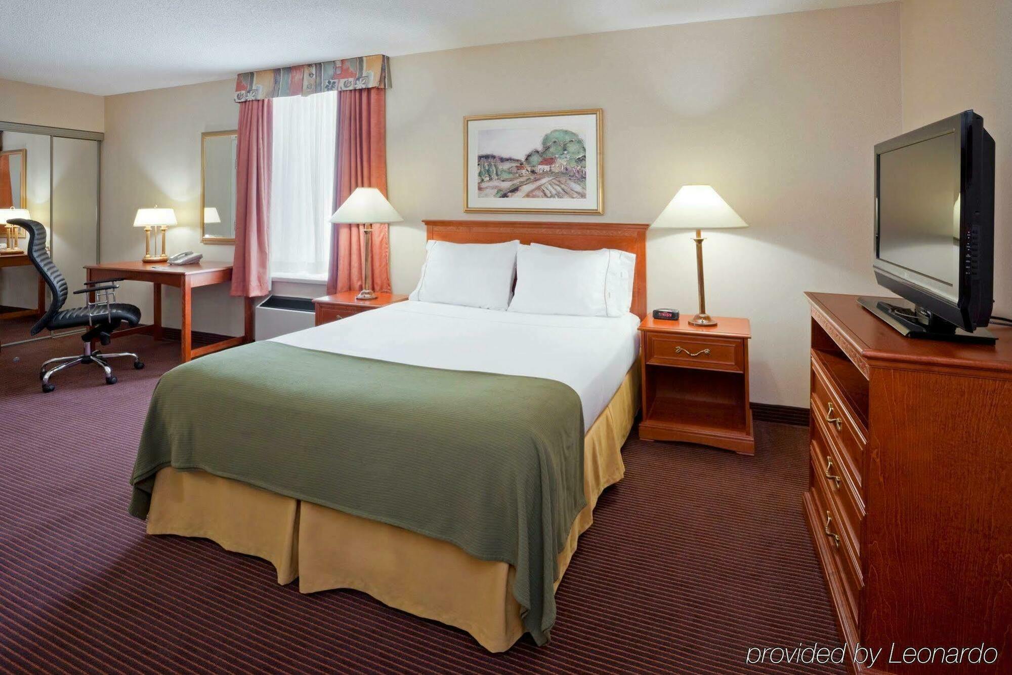 Quality Inn & Suites Regina Downtown מראה חיצוני תמונה